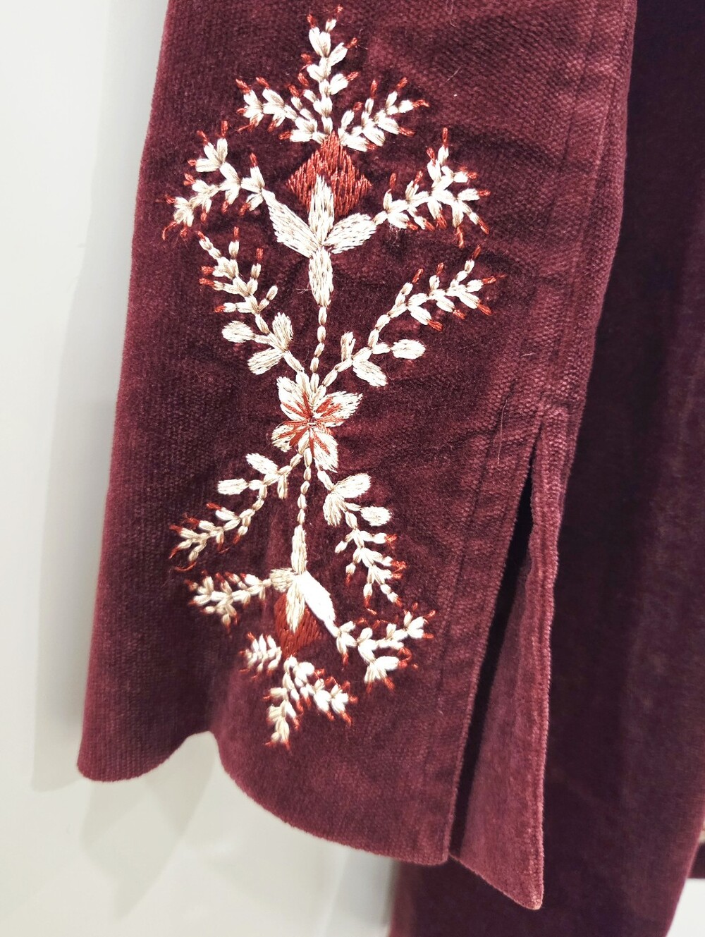 Vintage Tristan & Iseut Velvet Jacket | 90s Burgundy Embroidered Long Blazer XS - Picture 7 of 14